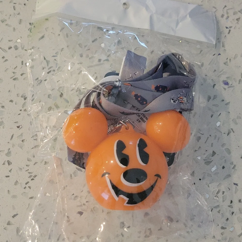 Mickey's Halloween Pumpkin Glow Lanyard - Picture 6 of 6